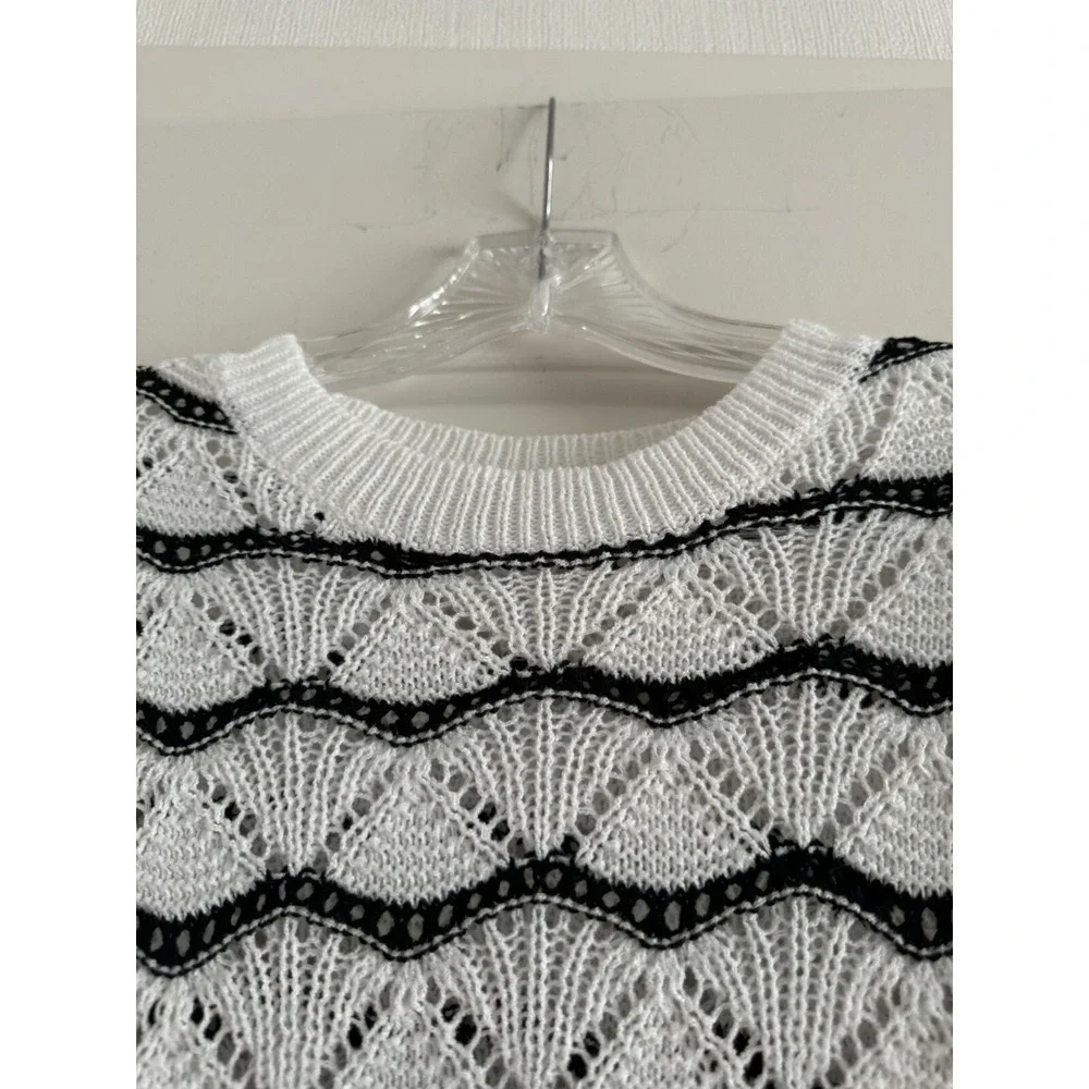 Wave Sweater Mens's Black & White Pullover Short Sleeve Knit Top-SMALL